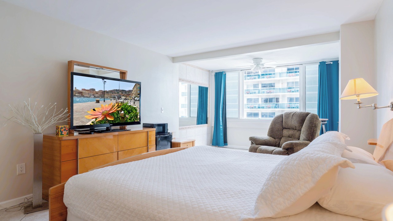 Photo of Bedroom in Galt Mile