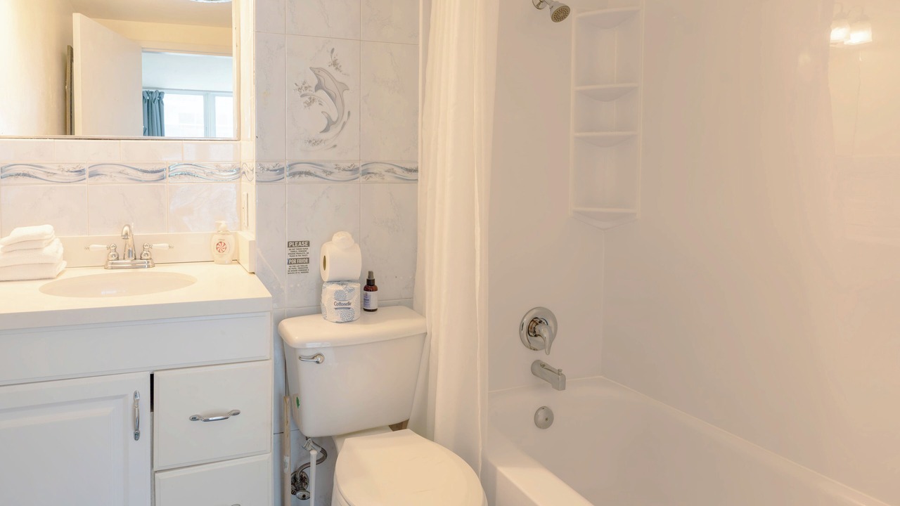 Photo of Bathroom in Galt Mile