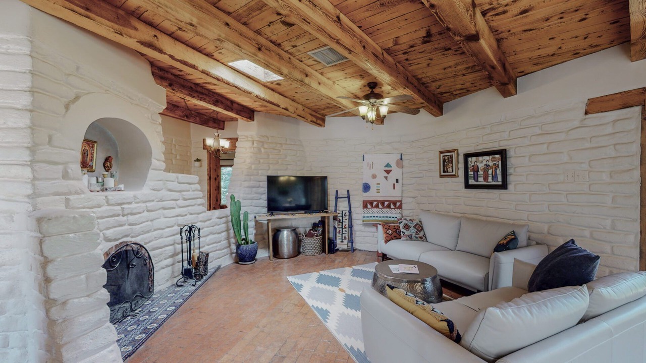 Photo of Livingroom in Rio Grande Blvd