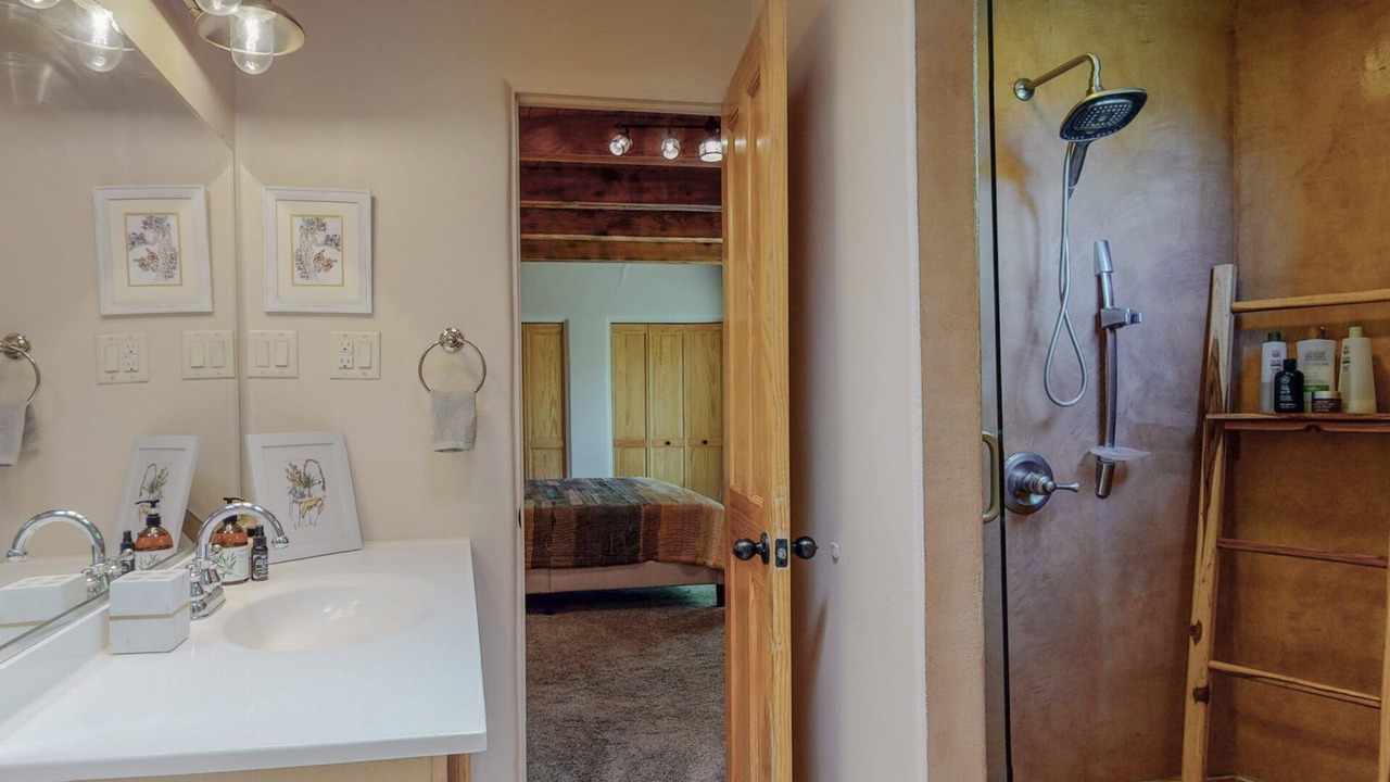 Photo of Bathroom in Rio Grande Blvd