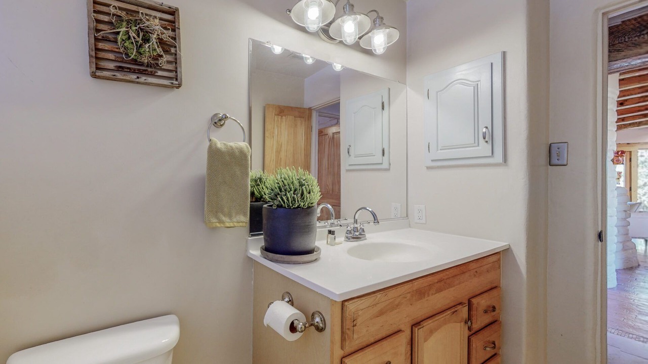 Photo of Bathroom in Rio Grande Blvd