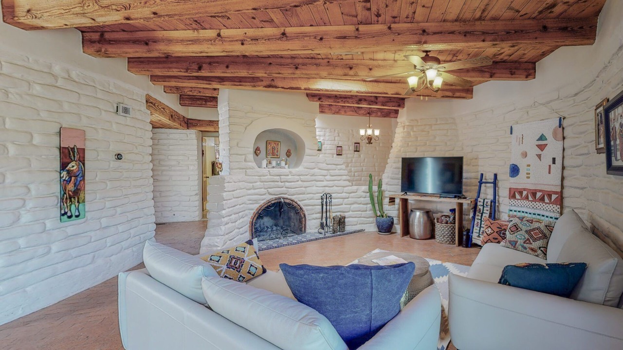 Photo of Livingroom in Rio Grande Blvd