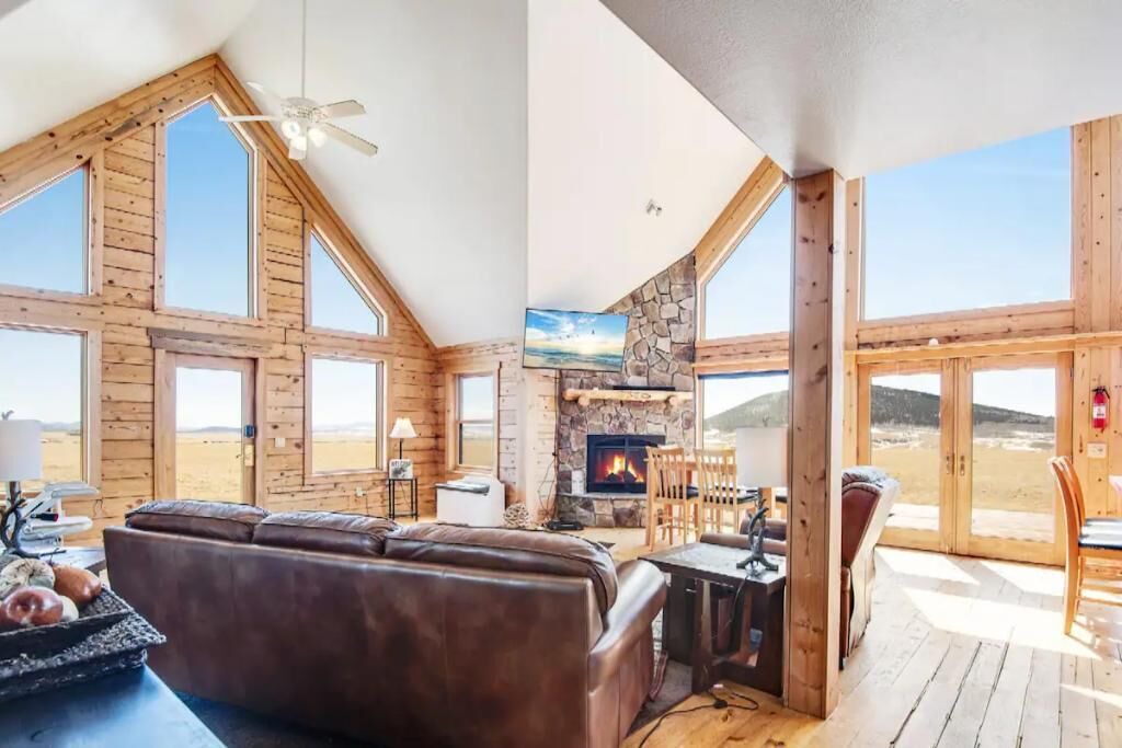 Photo of Livingroom in Fairplay