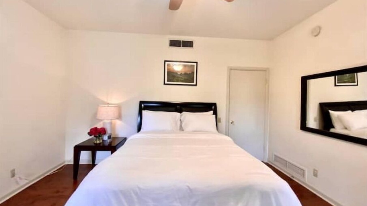 Photo of Bedroom in Oak Park - Northwood