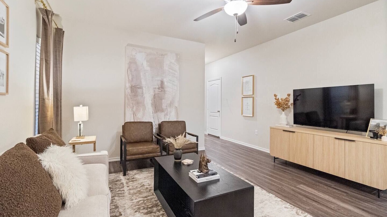 Photo of Livingroom in Longview