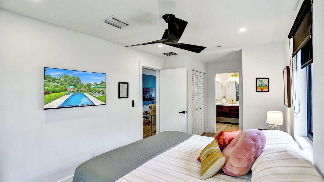 Photo of Bedroom in Lake Ridge
