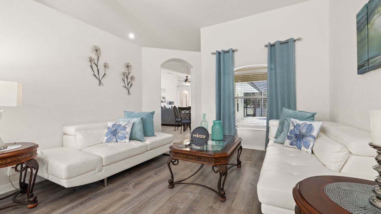 Photo of Livingroom in Orange Tree