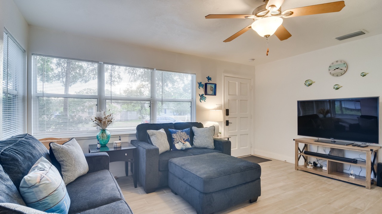 Photo of Livingroom in Bayview