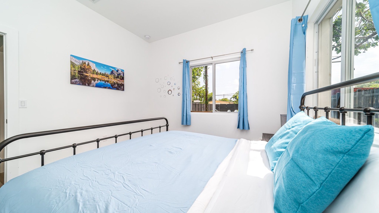Photo of Bedroom in Hallandale Beach