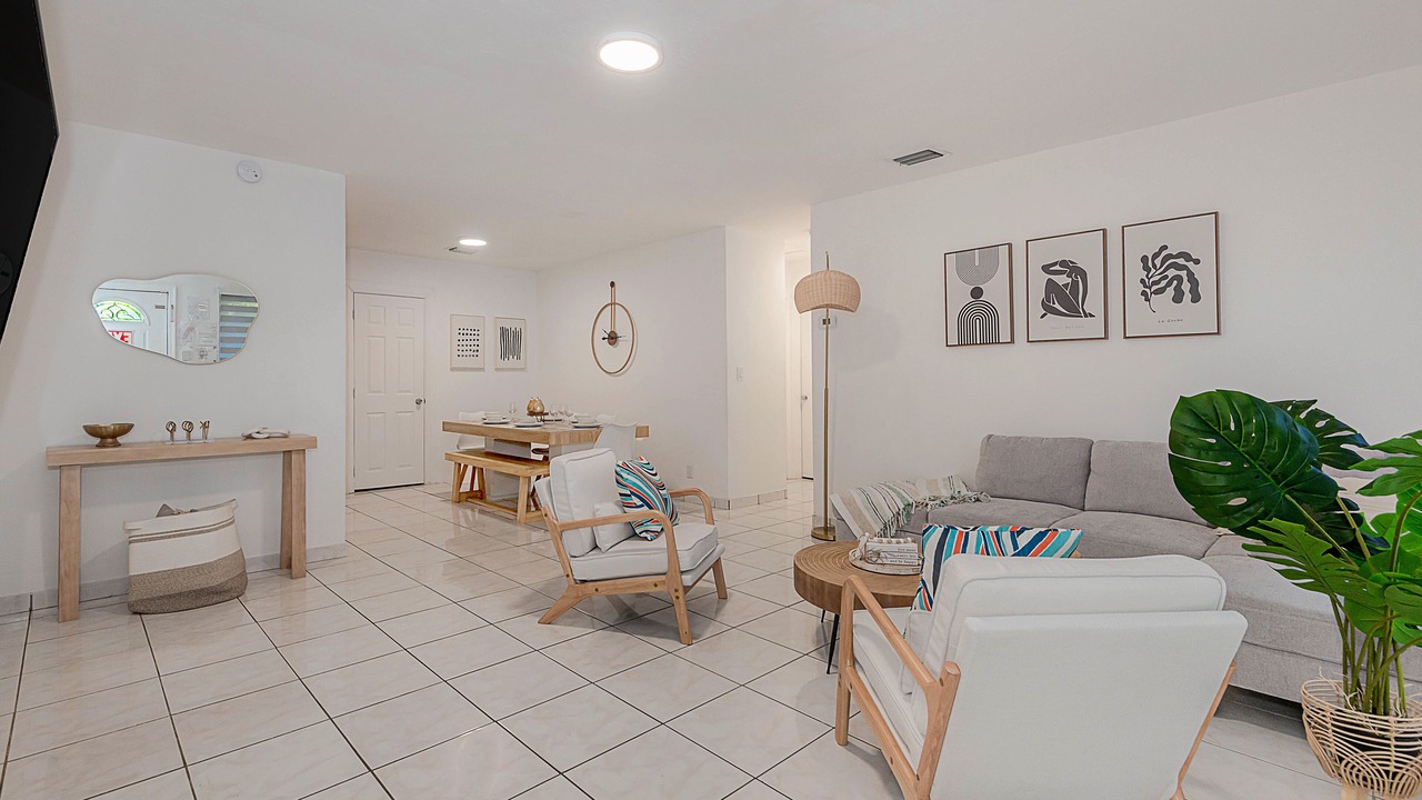 Photo of Livingroom in Hallandale Beach