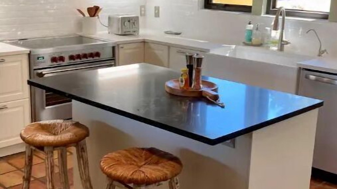 Photo of Kitchen in Annetta North
