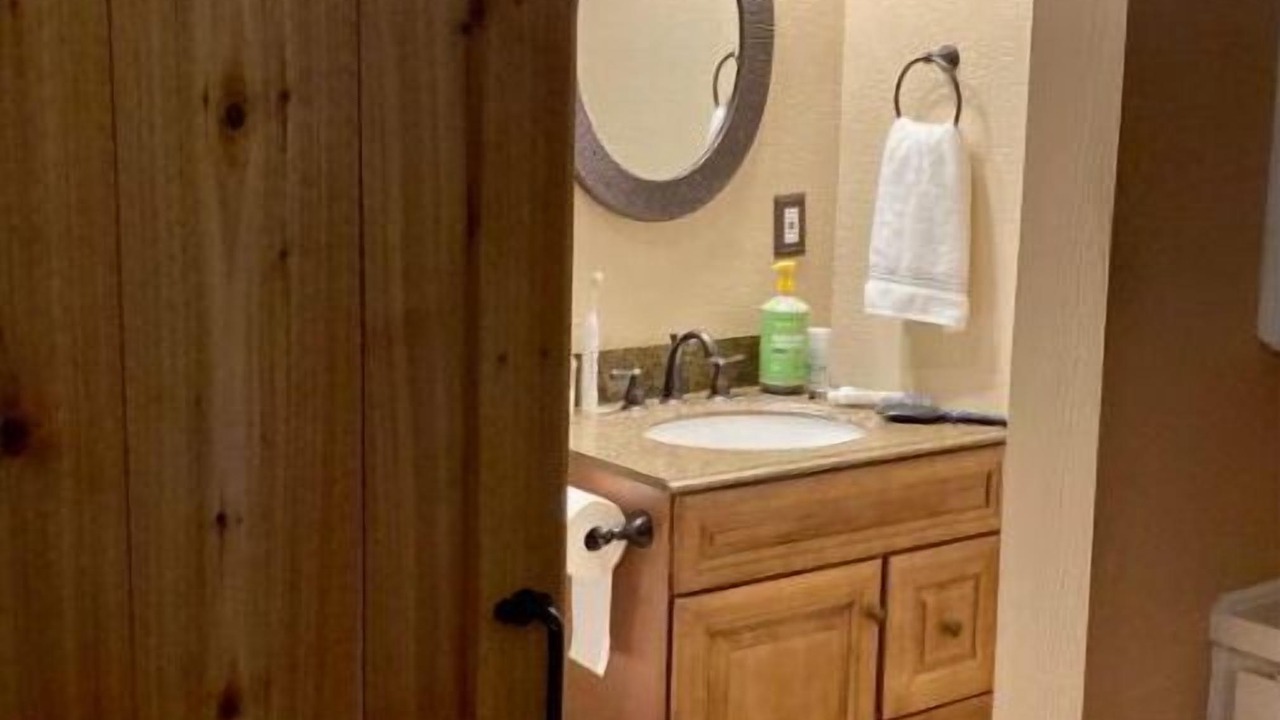 Photo of Bathroom in Annetta North