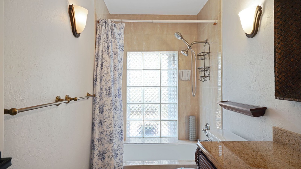 Photo of Bathroom in Coral Ridge Isles
