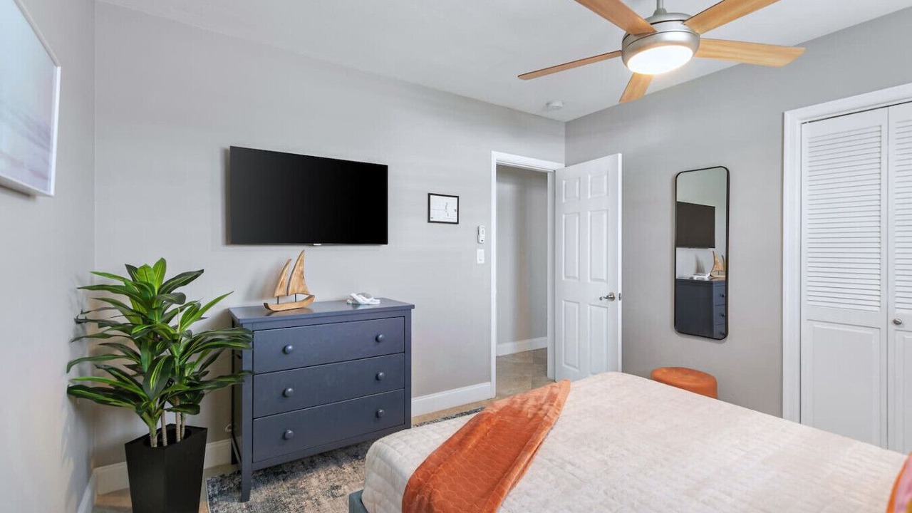 Photo of Bedroom in Coral Ridge Isles