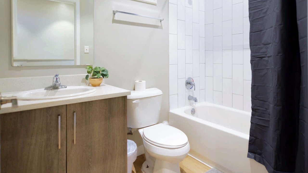 Photo of Bathroom in Golden Glades