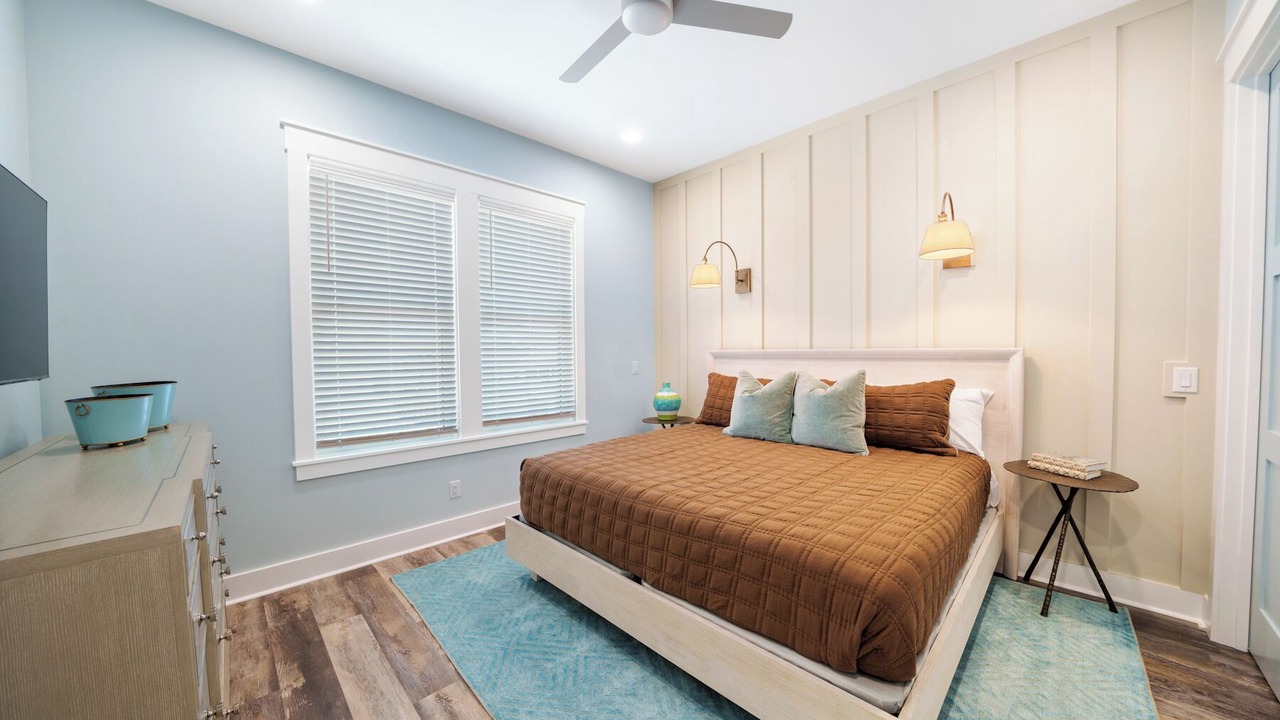 Photo of Bedroom in Lower Grand Lagoon