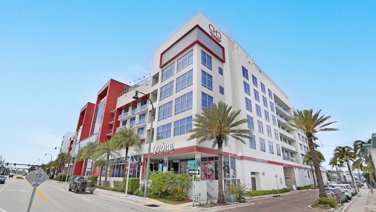 Photo of Outdoor in Hollywood