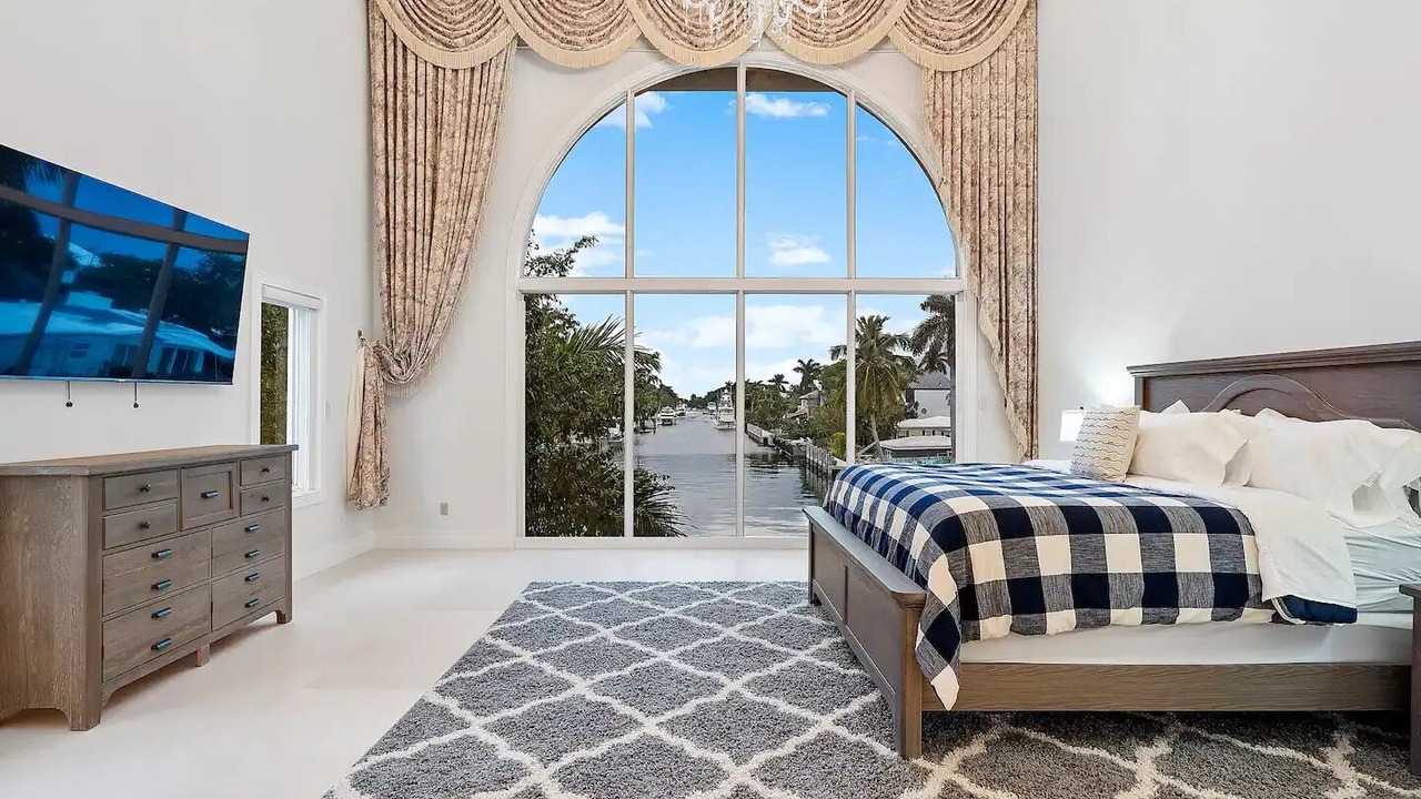 Photo of Bedroom in Riviera Isles