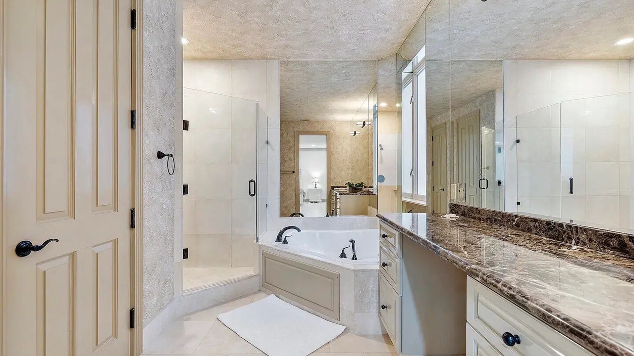 Photo of Bathroom in Riviera Isles
