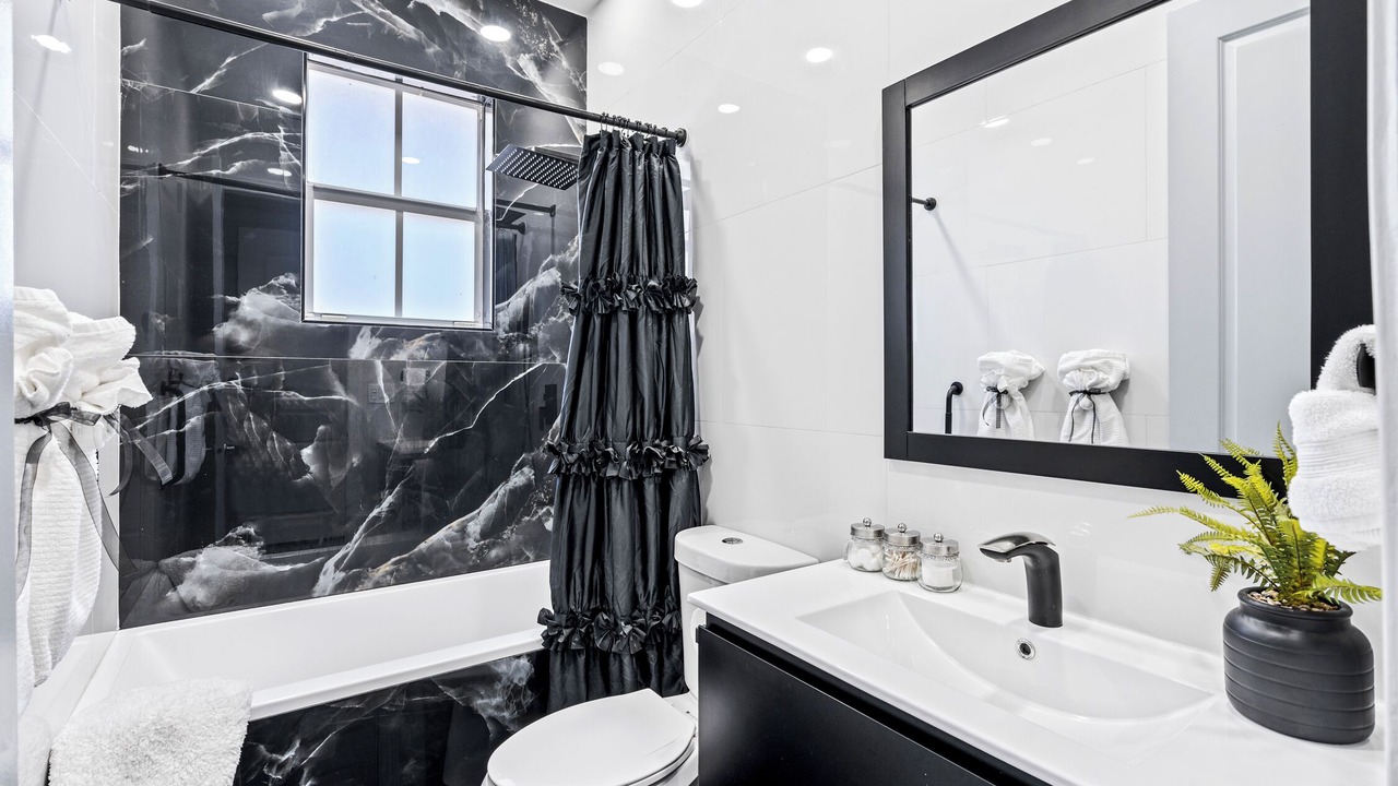 Photo of Bathroom in Croissant Park