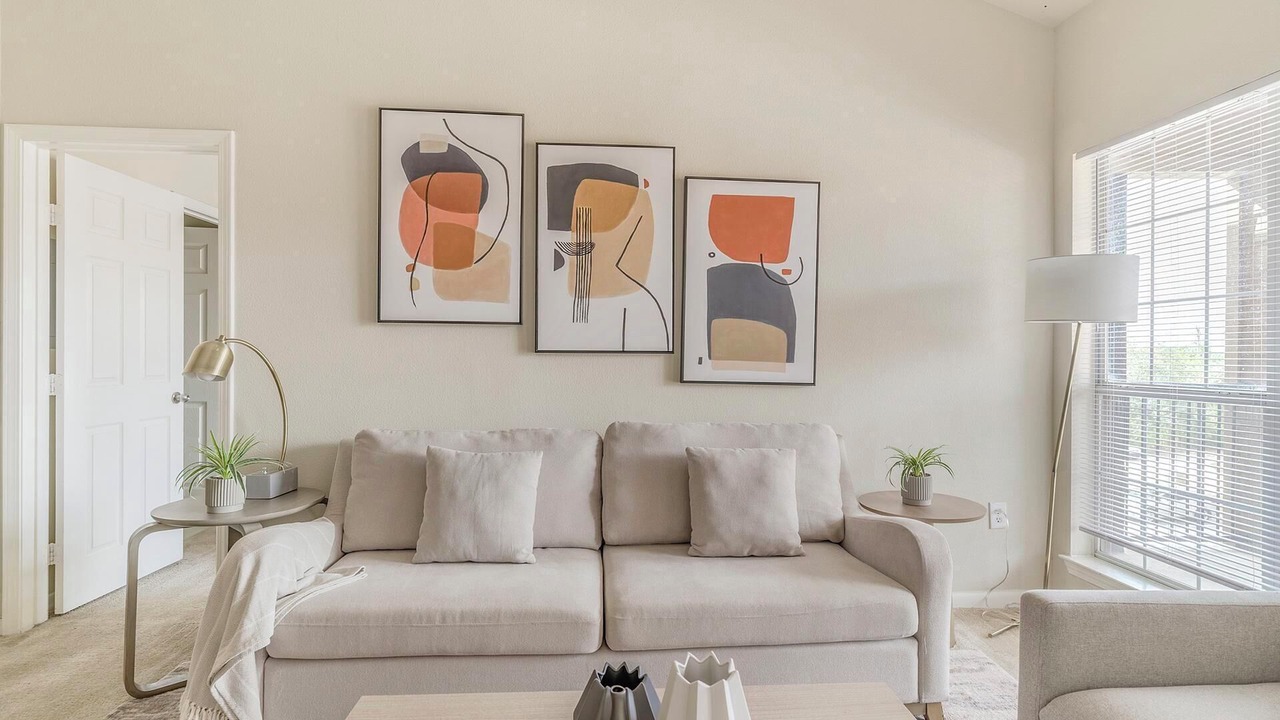 Photo of Livingroom in Southbelt/Ellington