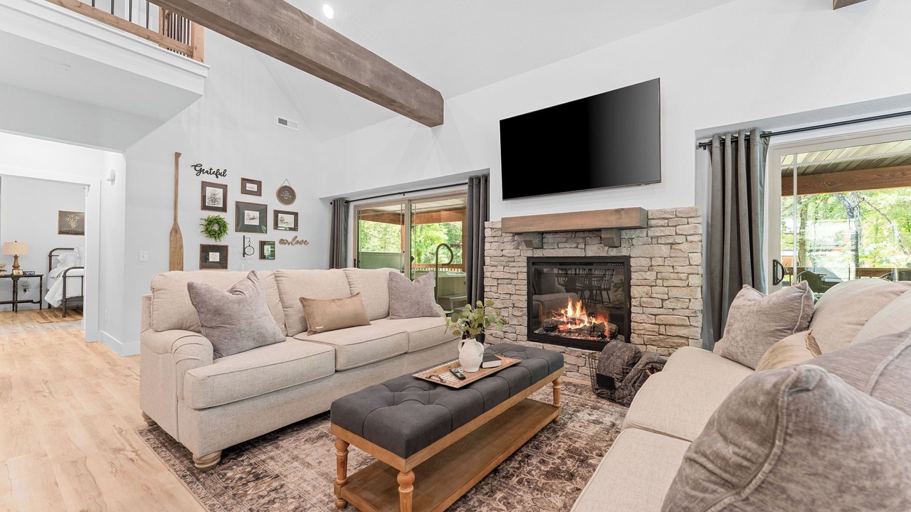 Photo of Livingroom in Hollister