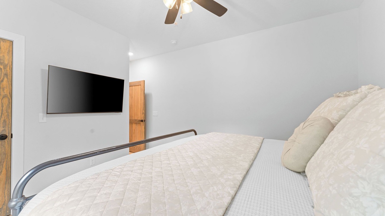 Photo of Bedroom in Hollister