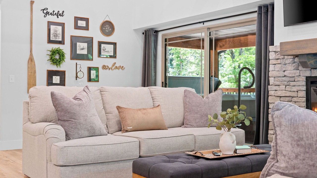 Photo of Livingroom in Hollister