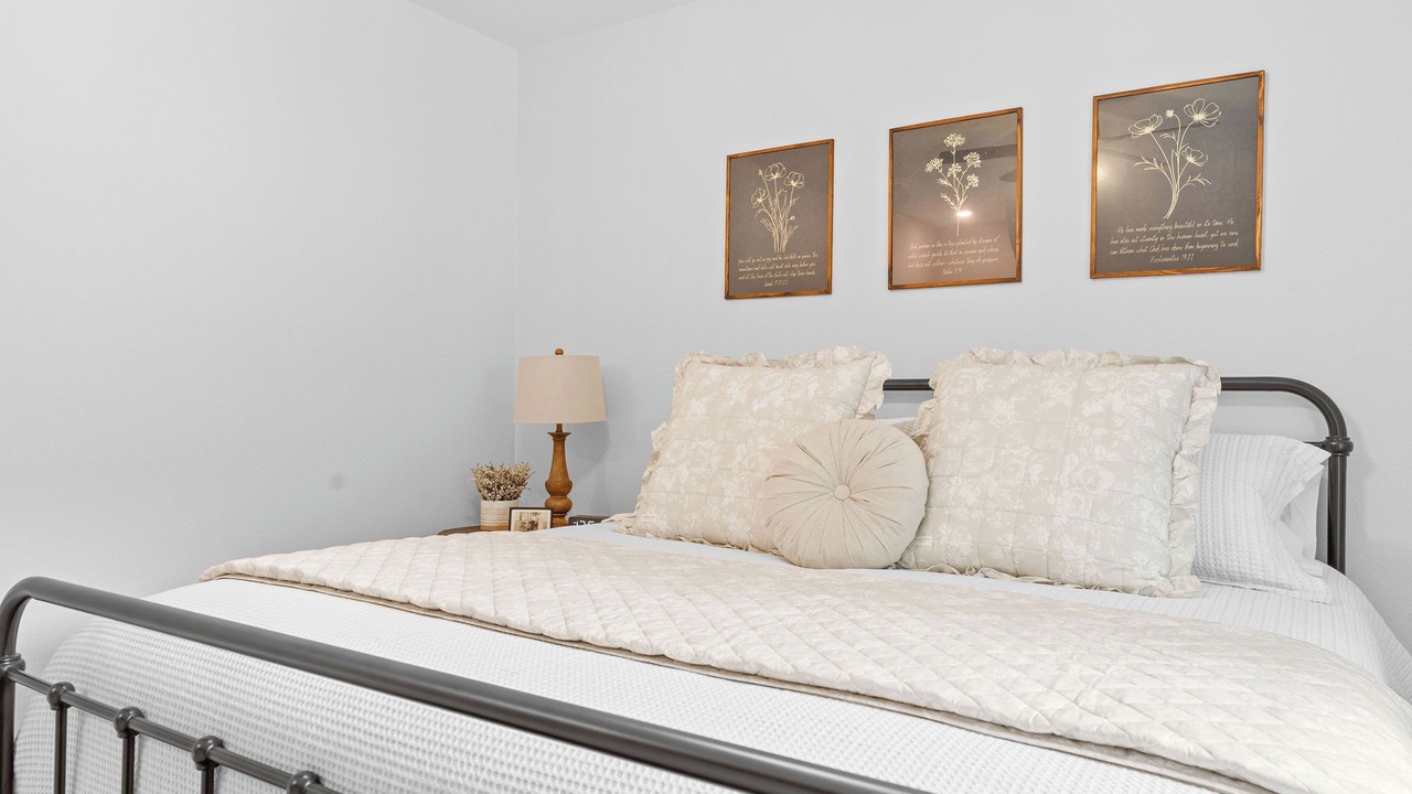 Photo of Bedroom in Hollister