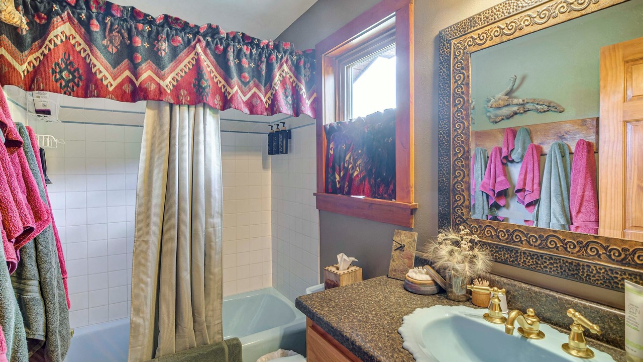Photo of Bathroom in Indian Mountain