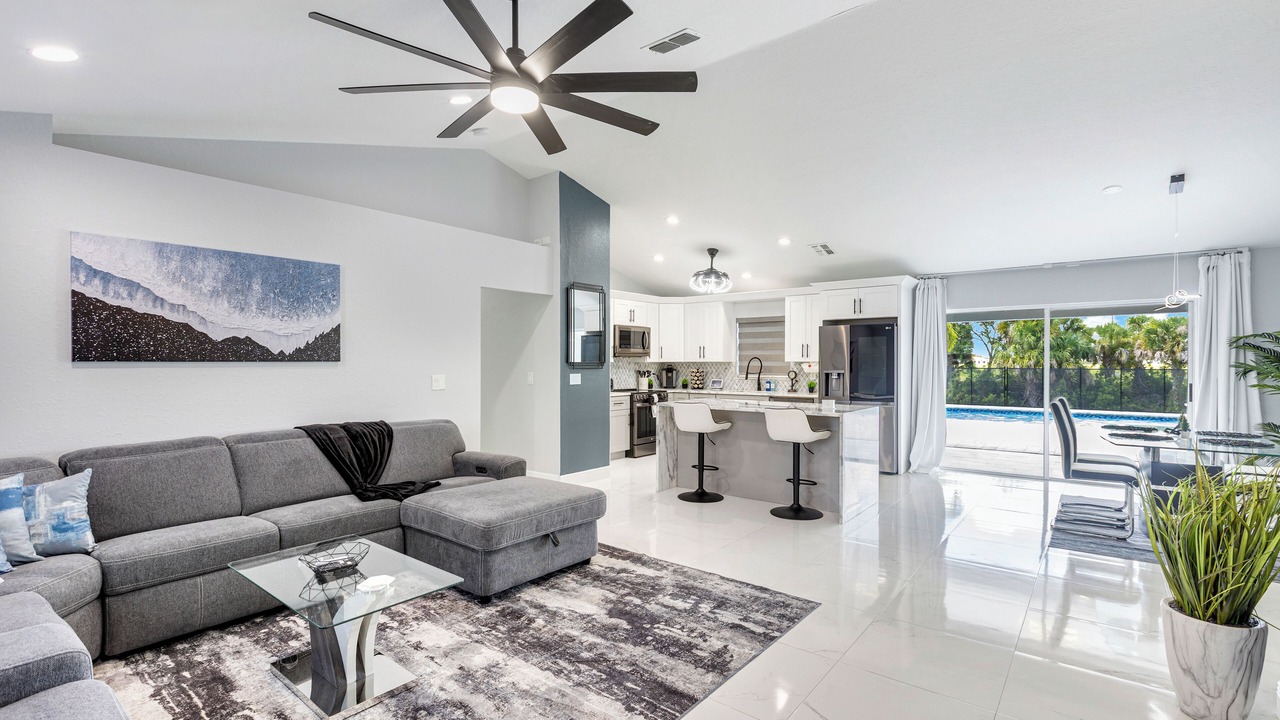 Photo of Livingroom in Diplomat