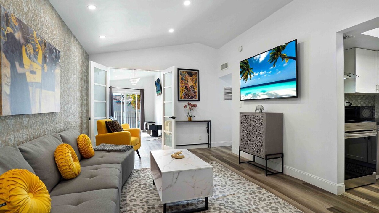 Photo of Livingroom in Bel Air