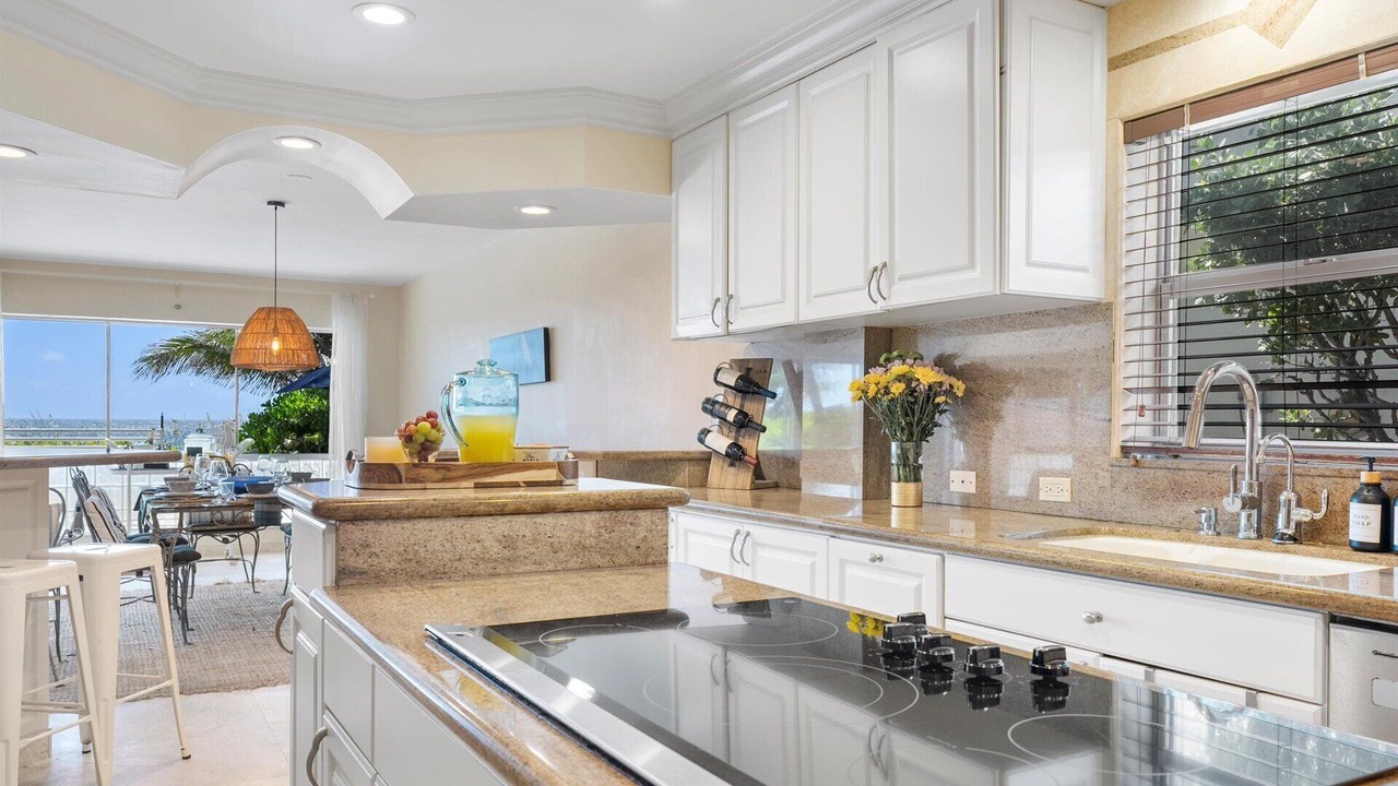 Photo of Kitchen in Lauderdale Beach