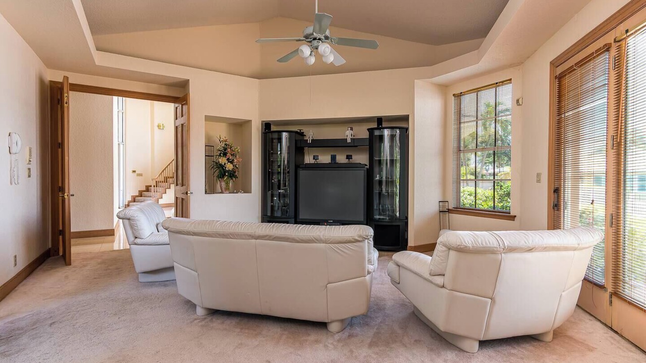 Photo of Livingroom in Galt Mile