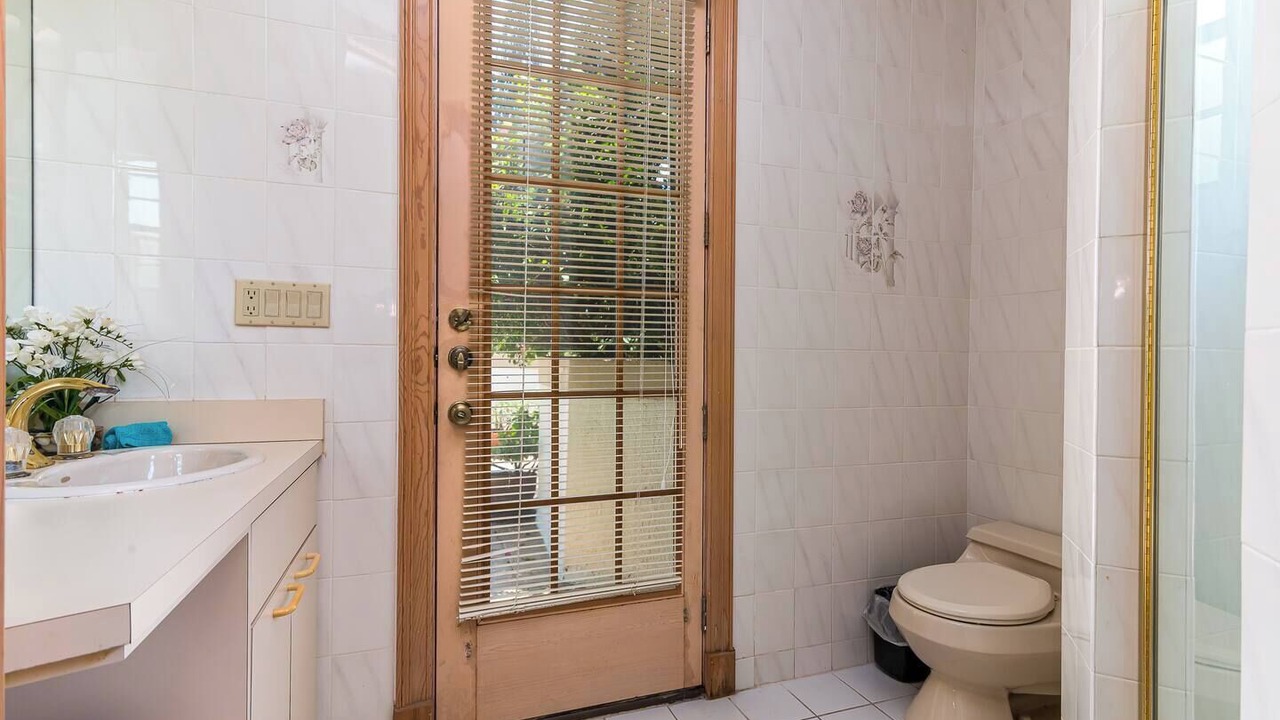 Photo of Bathroom in Galt Mile
