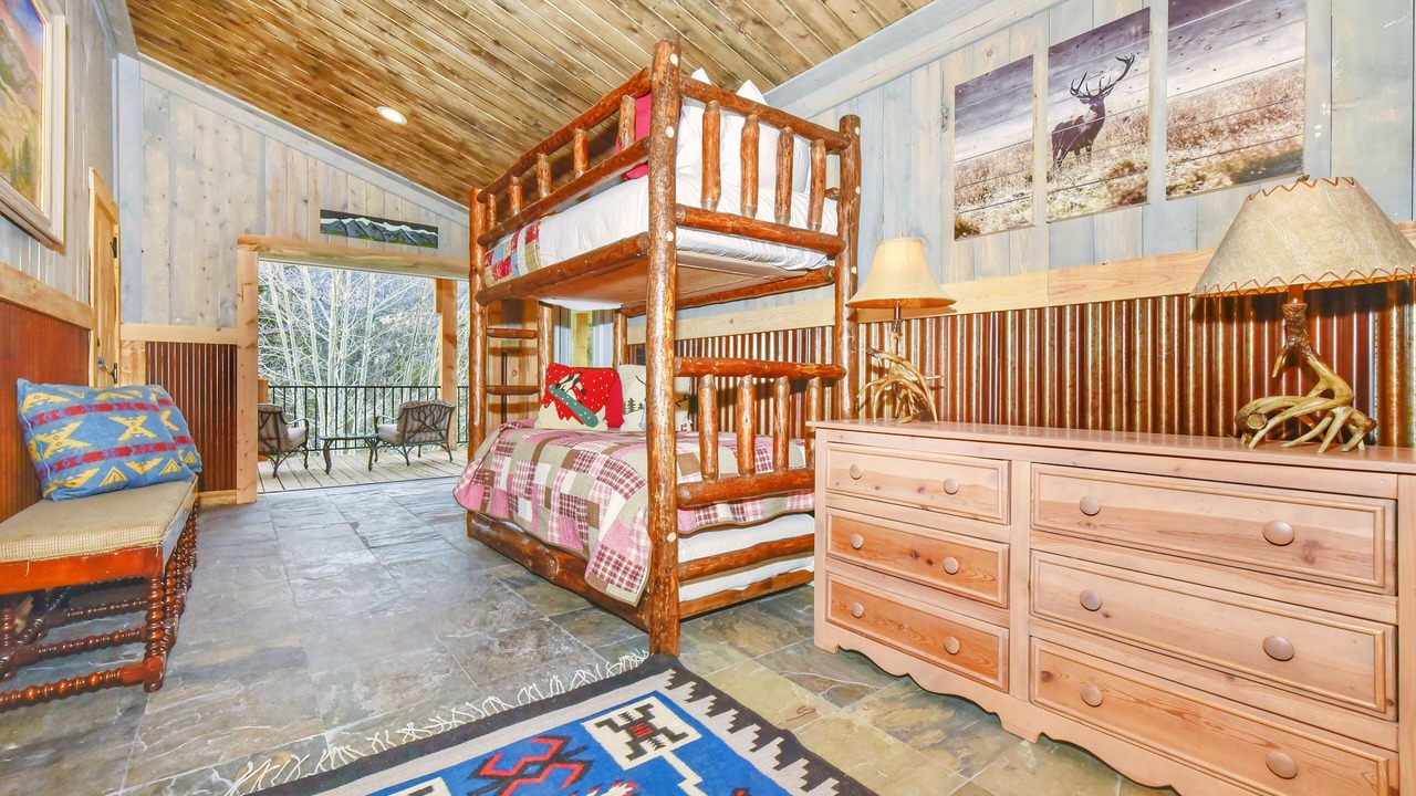Photo of Bedroom in Lake George