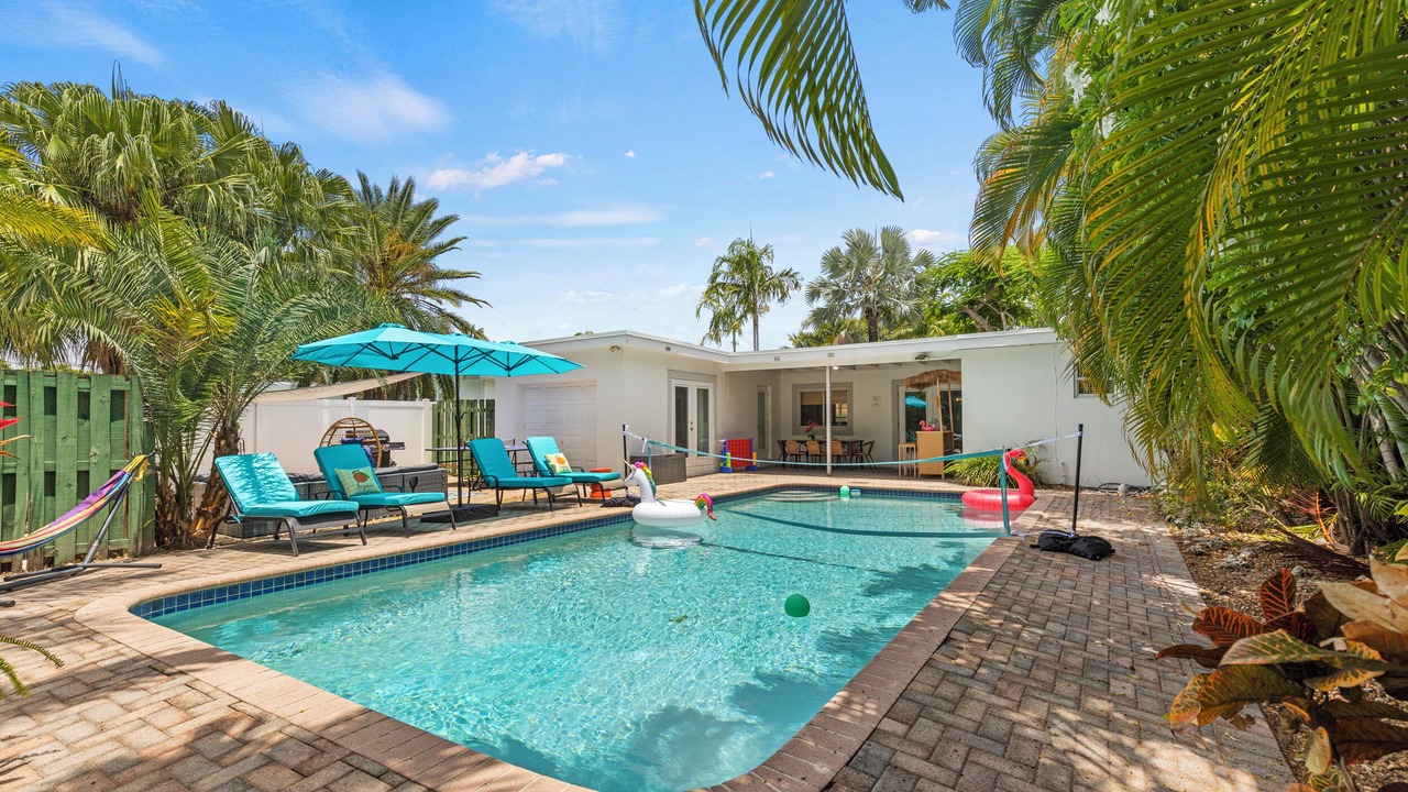 Photo of Outdoor in Hollywood Lakes