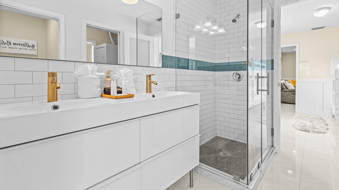 Photo of Bathroom in Hollywood Lakes