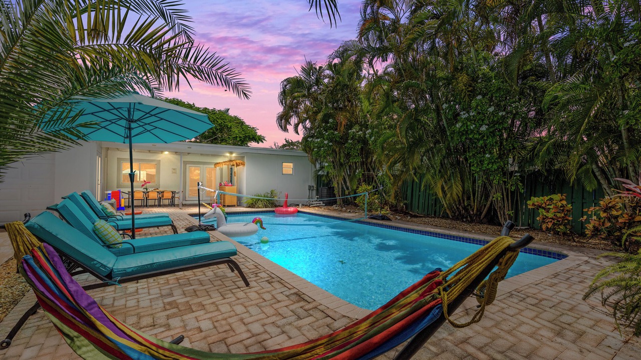 Photo of Outdoor in Hollywood Lakes