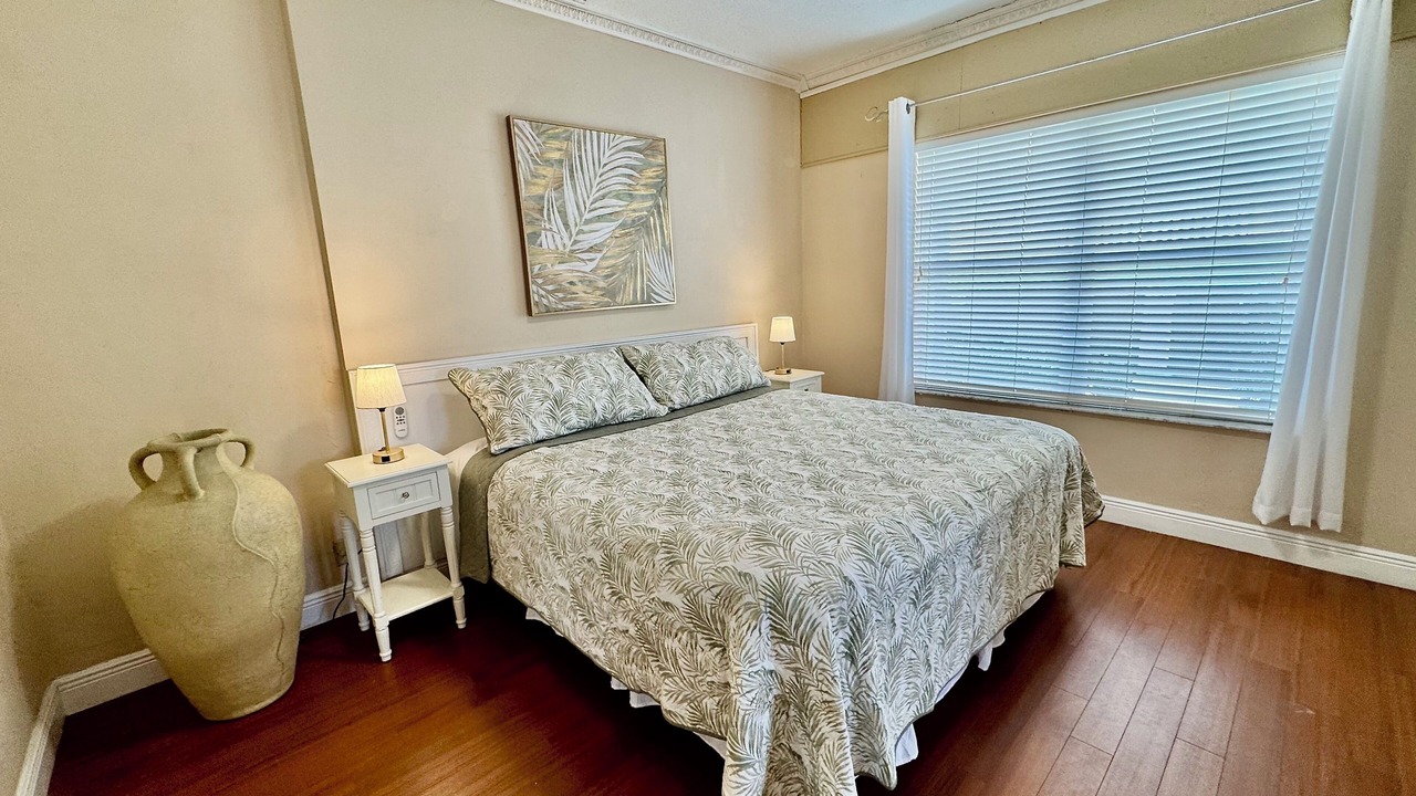 Photo of Bedroom in Hollywood South Central Beach