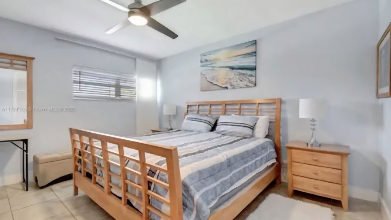 Photo of Bedroom in Hollywood South Central Beach