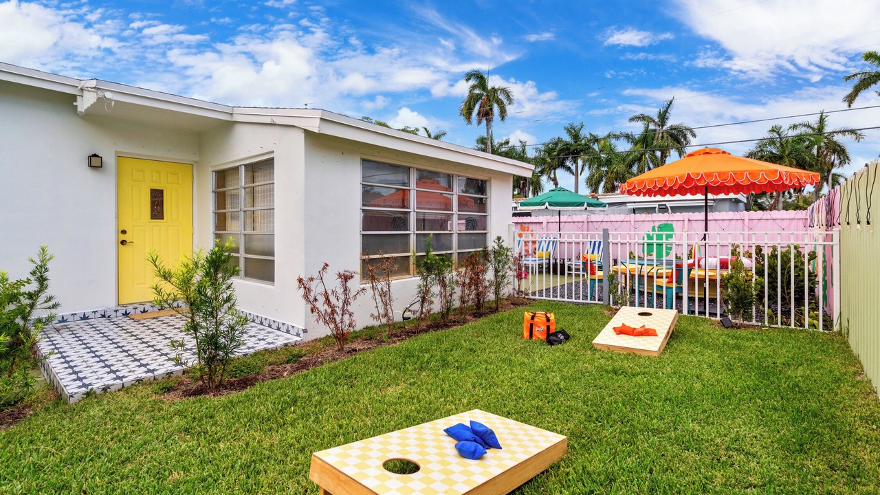 Photo of Outdoor in Hallandale Beach