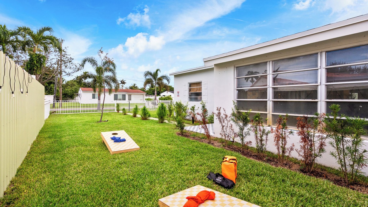 Photo of Outdoor in Hallandale Beach