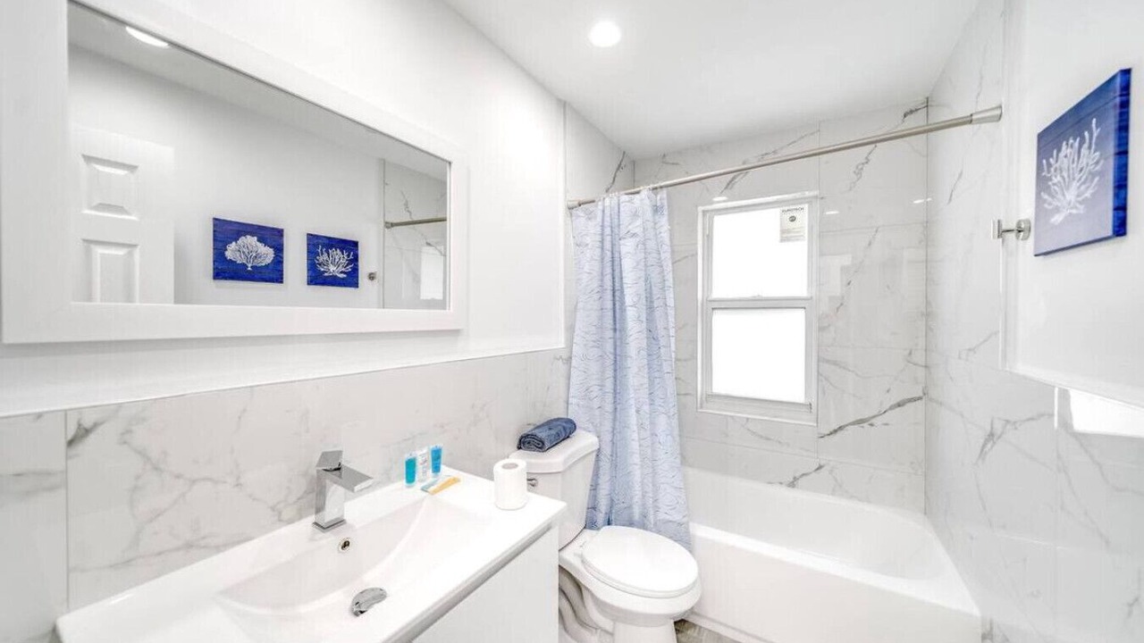 Photo of Bathroom in Coral Ridge