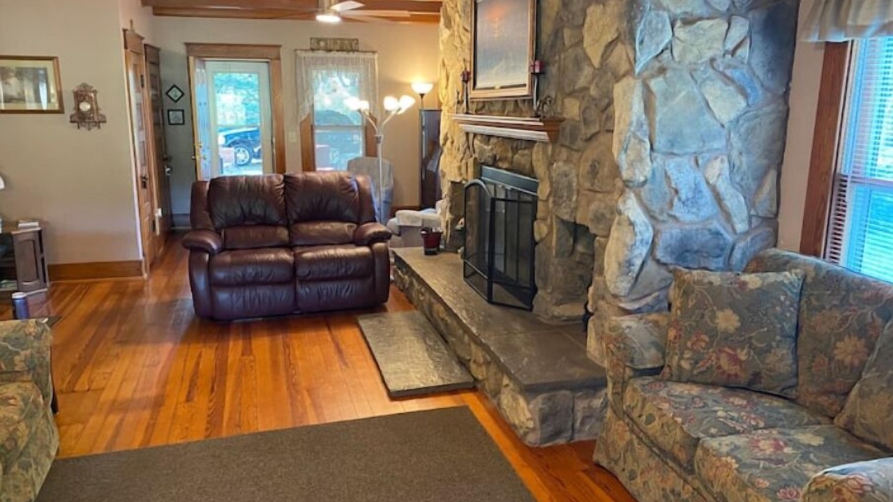 Photo of Livingroom in Murdock