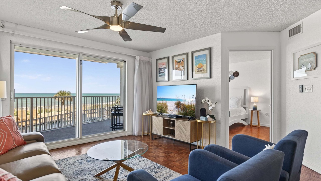 Photo of Livingroom in Seawinds Condo