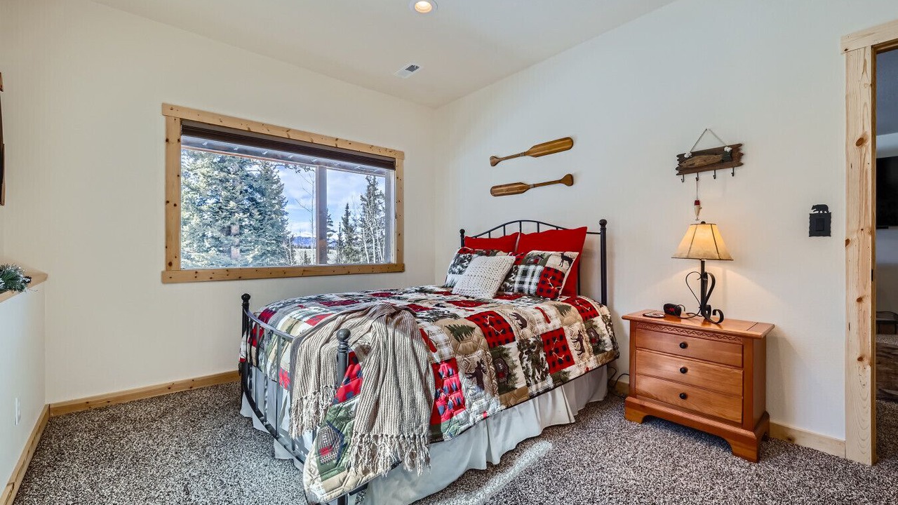 Photo of Bedroom in Indian Mountain