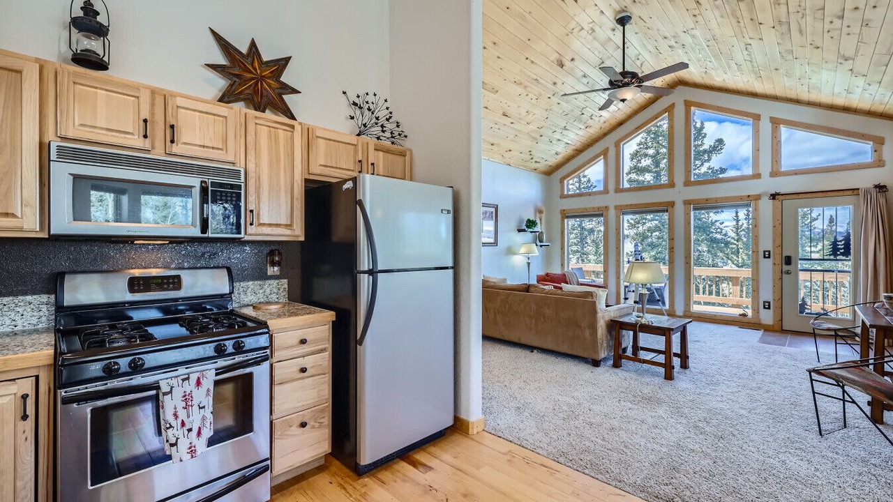 Photo of Kitchen in Indian Mountain