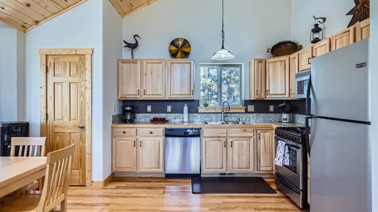 Photo of Kitchen in Indian Mountain