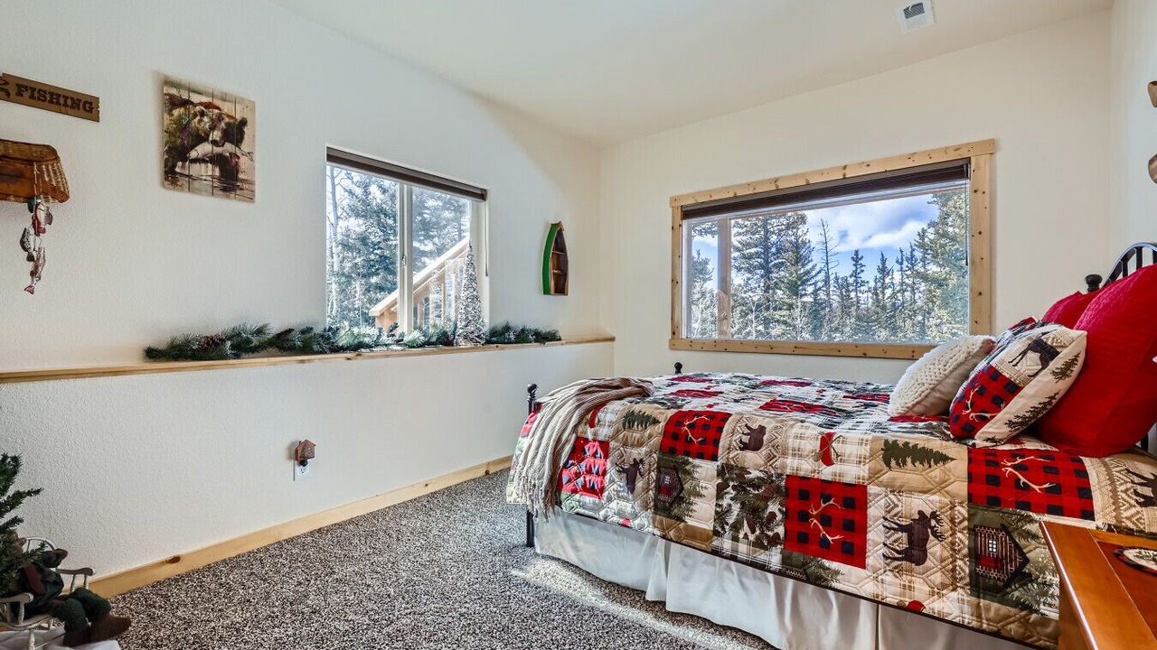 Photo of Bedroom in Indian Mountain